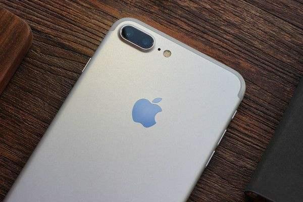 苹果手机维修点查询_苹果三款iPhone曝光，还有双卡